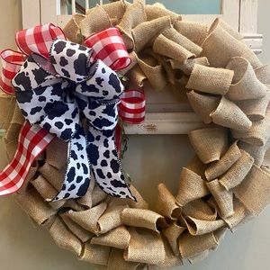 18” Farmhouse Cow Print Wreath 🐮